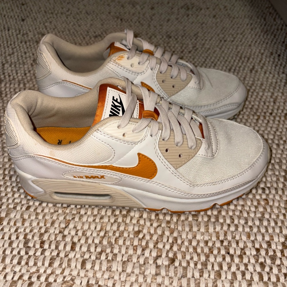 FLASH SALE! 🛍️ Women’s White and Orange Nike Air Max 90s - Picture 4 of 7